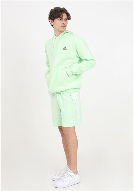 Shorts da uomo verdi e bianchi con patch logo ADIDAS PERFORMANCE | IR9200.